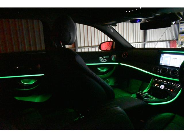 Ｅクラスステーションワゴン Ｅ２００　ステションワゴンアバンＧスポツ（本革仕様）　レーダーＳＰ　９速ＡＴ　全席ヒーター黒革　ディストロ　Ｂスポット　ＡＭＧエアロ１９ＡＷ　キーレスＧＯ　ＰＴＳ　フットゲート　エアバランスＰ　ブルメスターＳ　地デジ３６０カメラ　２年保証（42枚目）