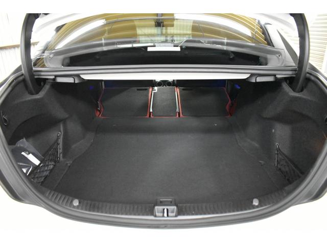 Ｃクラス Ｃ２００　ローレウスエディション　レザーエクスクルーシブ　スポーツ＋Ｐ　レーダーＰ　特別仕様　ＭＥコネ　９速　ヒータークーラー赤革　ＡＣＣ　ＡＭＧエアロ１８ＡＷ　液晶メーター　Ｆゲート　ブルメＳ　ＨＵＤ地デジ３６０カメ　２年保証（16枚目）