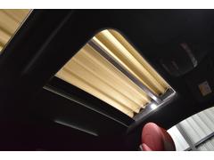 人気の高いオプション装備！！パノラマガラススライディングルーフ！！開放的且つ明るい室内空間となります。 5