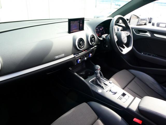 Ａ３ スポーツバック３０ＴＦＳＩ　スポーツ　パノラマサンルーフ　Ｓｌｉｎｅパッケージ　ナビゲーションパッケージ　コンビニエンスパッケージ　セーフティパッケージ（12枚目）