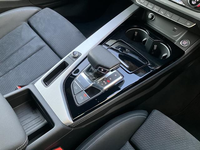 Ａ５スポーツバック ４０ＴＤＩクワトロ　Ｓライン　電動シート　シートヒーター　ＬＥＤヘッドライト　ワンオーナー　禁煙車　Ｂｌｕｅｔｏｏｔｈ　アダクティブクルーズコントロール　バックカメラ　レーンキープ　ＥＴＣ２．０　４ＷＤ　パークアシスト　キーレス（25枚目）