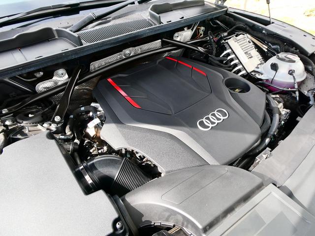 ＳＱ５スポーツバック ベースグレード　アダプティブＳスポーツエアサスペンション　レザーパッケージ　カラードブレーキキャリパーレッド　プライバシーガラス　ＴＶチューナー（48枚目）