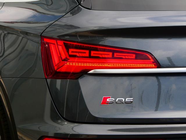 ＳＱ５スポーツバック ベースグレード　アダプティブＳスポーツエアサスペンション　レザーパッケージ　カラードブレーキキャリパーレッド　プライバシーガラス　ＴＶチューナー（58枚目）