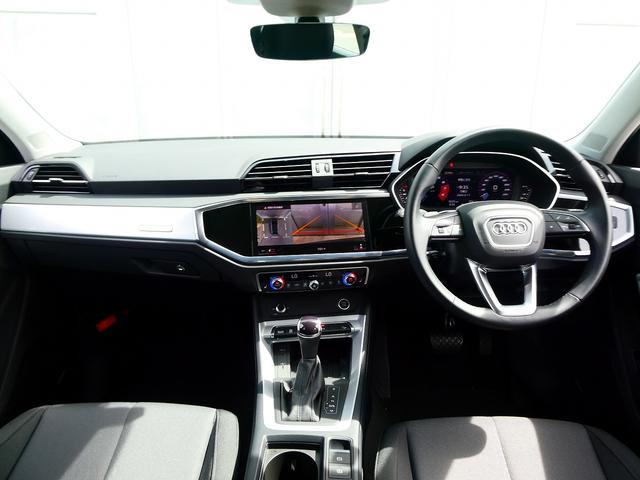 Ｑ３スポーツバック ３５ＴＦＳＩ　コンビニアシスタンスパッケージ　３本スポークステアリングパドルシフト付　スマートフォンインターフェイス　ＴＶチューナー（13枚目）
