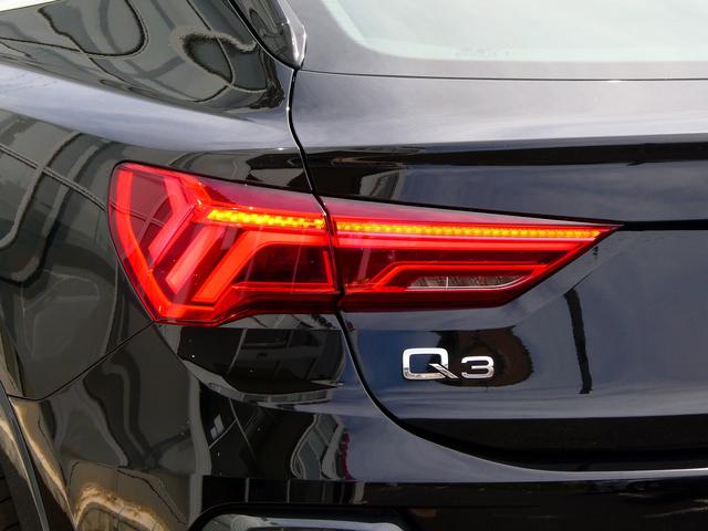 Ｑ３スポーツバック ３５ＴＦＳＩ　コンビニアシスタンスパッケージ　３本スポークステアリングパドルシフト付　スマートフォンインターフェイス　ＴＶチューナー（51枚目）