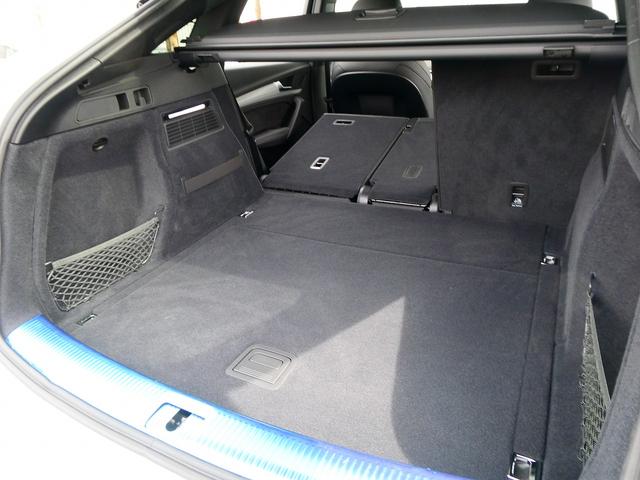 Ｑ５スポーツバック ４０ＴＤＩクワトロ　Ｓライン　Ｓｌｉｎｅプラス　Ｂ＆Ｏ　コンフォートＰＫＧ　プライバシーガラス（18枚目）