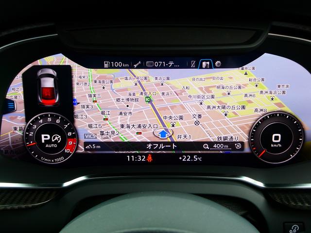 Ｒ８ Ｖ１０クーペ　５．２ＦＳＩクワトロ　ダイナミックステアリング　エンジンカバー・サイドブレードカーボン　レザートリム　レザー　ヘッドライニング　２０ＡＷ　Ｂ＆Ｏ　デコパネ　ステアリングマルチ　キャリパーレッド　拡張デコパネ（28枚目）