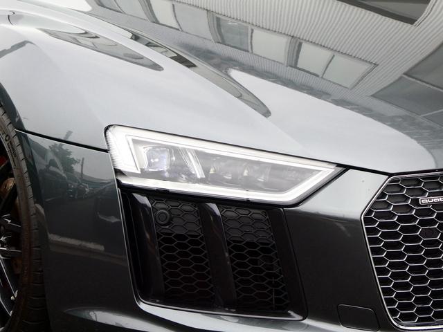 Ｒ８ Ｖ１０クーペ　５．２ＦＳＩクワトロ　ダイナミックステアリング　エンジンカバー・サイドブレードカーボン　レザートリム　レザー　ヘッドライニング　２０ＡＷ　Ｂ＆Ｏ　デコパネ　ステアリングマルチ　キャリパーレッド　拡張デコパネ（46枚目）