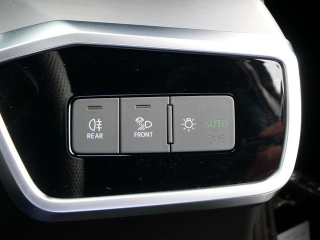 Ａ６アバント ４５ＴＦＳＩクワトロ　スポーツ　Ｓラインパッケージ　Ｓｌｉｎｅ　ライティングＰＫＧ　パークアシスト　テレスコ　プレセンス　トラフィックアシスト　パワードア　４エアコン　ワイヤレス　シートヒーター　プライバシーガラス（31枚目）