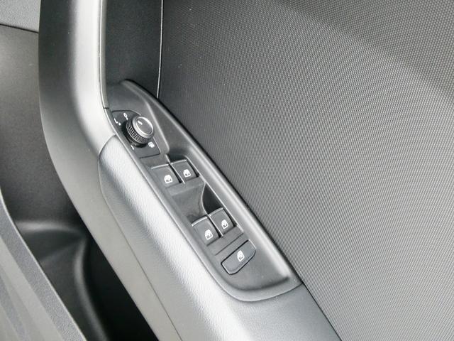 A1スポーツバック 25TFSI アドバンスド コンビニアシスタンス ナビ スマートフォンインターフェース TV コントラストルーフ(28枚目)