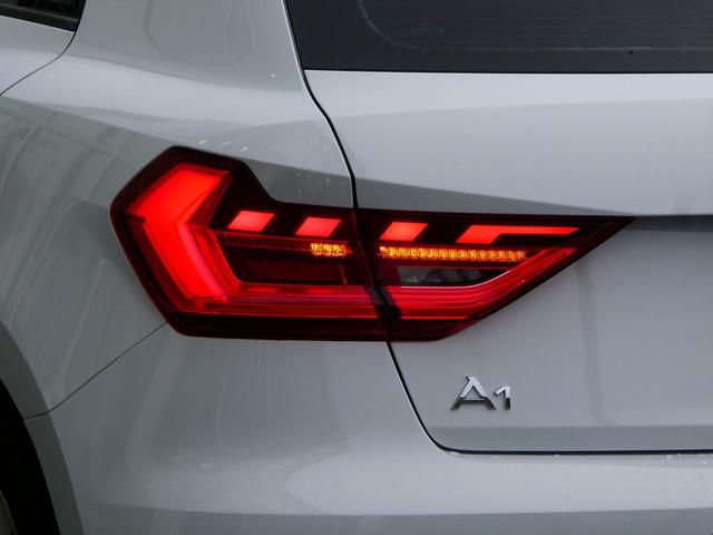 A1スポーツバック 25TFSI アドバンスド コンビニアシスタンス ナビ スマートフォンインターフェース TV コントラストルーフ(49枚目)