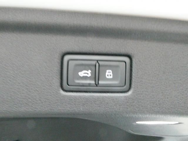 A5スポーツバック 45TFSIクワトロ Sライン サンルーフ B&O ブラックスタイリング レーザーライト コンフォートPKG プライバシーガラス TV(17枚目)