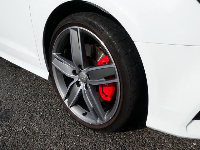 Ｓ３ スポーツバック　マグネティックライド　アシスタンス　レザー　マトリクス　キャリパーレッド　１９ＡＷ　プライバシーガラス（6枚目）