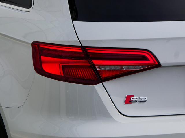 Ｓ３ スポーツバック　マグネティックライド　アシスタンス　レザー　マトリクス　キャリパーレッド　１９ＡＷ　プライバシーガラス（49枚目）