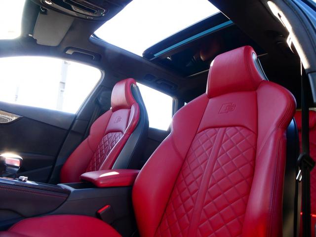 Ｓ４アバント ベースグレード　サンルーフ　Ｂ＆Ｏサウンドシステム　ヘッドアップディスプレイ　バーチャルコックピット　ブレーキキャリパーレッド　マトリクスＬＥＤヘッドライト　Ｓスポーツシート　セーフティパッケージ　プライバシーガラス（9枚目）