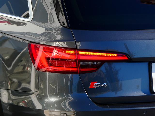 Ｓ４アバント ベースグレード　サンルーフ　Ｂ＆Ｏサウンドシステム　ヘッドアップディスプレイ　バーチャルコックピット　ブレーキキャリパーレッド　マトリクスＬＥＤヘッドライト　Ｓスポーツシート　セーフティパッケージ　プライバシーガラス（54枚目）