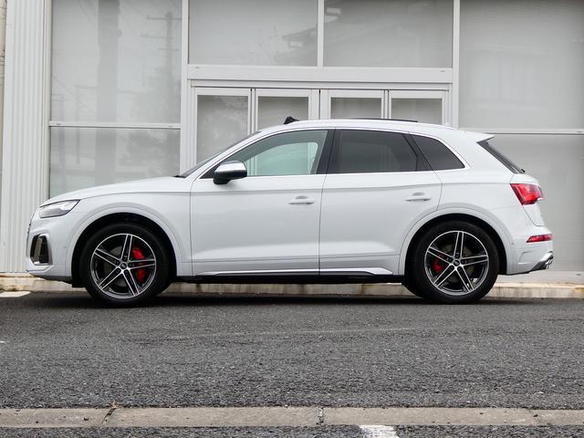 SQ5 ベースグレード サンルーフ キャリパーレッド ダイナミックステアリング レザー プライバシーガラス バックカメラ アダプティブクルーズコントロール(3枚目)