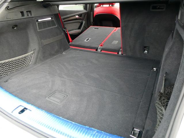 SQ5 ベースグレード サンルーフ キャリパーレッド ダイナミックステアリング レザー プライバシーガラス バックカメラ アダプティブクルーズコントロール(18枚目)