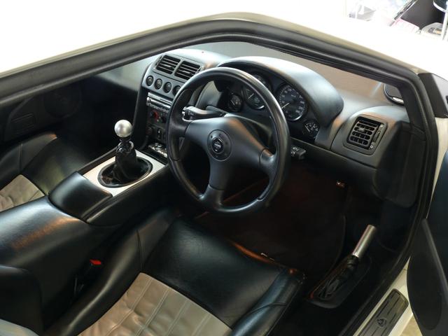 エスプリ Ｖ８　０４最終モデル　３．５Ｌツインターボ　ディーラー車　右ハンドル　ＡＰキャリパー　ファイナルセンターマフラー　ステンレスグリル　２オーナーカー　希少車両（16枚目）