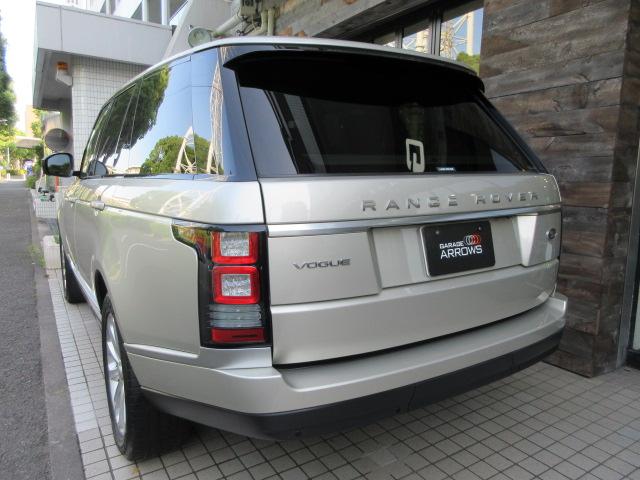 3.0 V6 スーパーチャージド ヴォーグ 本革シート 純正ナビ 電動オートステップ アダプティブクルーズコントロール メリディアンサウンド プレミアムメタリック 2オーナー車 正規ディーラー車 右ハンドル 記録簿付(9枚目)