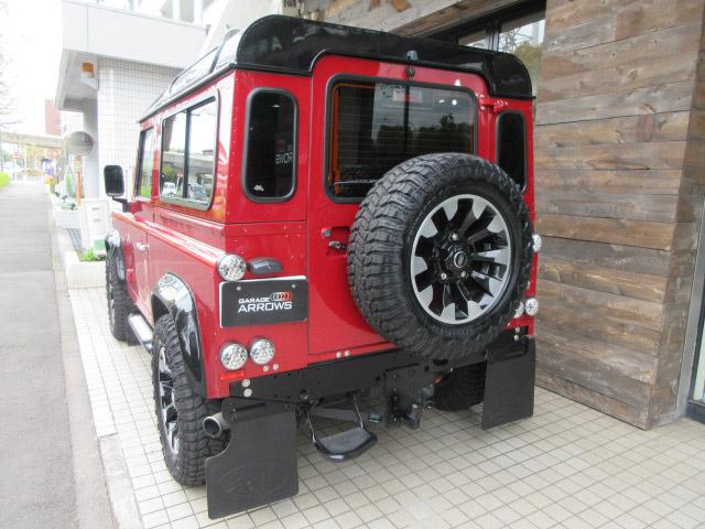 ディフェンダー ９０ＳＷ　２．２Ｔｄｃｉ　ＸＳ　半革　Ｓａｗｔｏｏｔｈ１８ＡＷ　４人乗り　ＡＴ換装済　３ナンバー　社外足廻り　ブラックコントラスト　ＬＥＤヘッドライト　ＬＥＤランプ　バックカメラ　前後マッドフラップ　ＸＳサイドランナー　記録簿（9枚目）