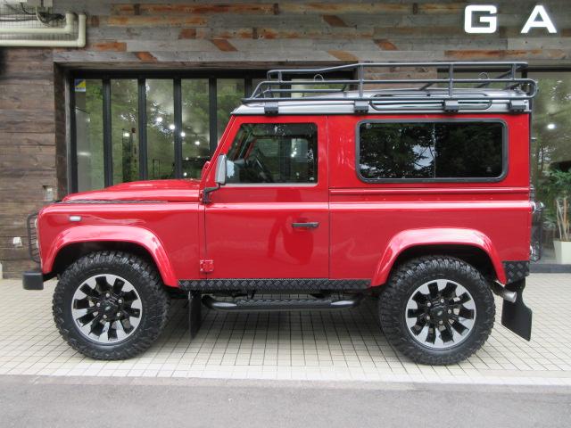 ディフェンダー 　９０ＳＷ　２．２Ｔｄｃｉ　ＸＳ　半革　新品Ｓａｗｔｏｏｔｈ１８ホイール　新品タイヤ　４人乗り　ＡＴ換装済　Ｎｏｘ／Ｐｍ適合　３ナンバー　ＥＸＰＥＤＩＴＩＯＮルーフラック＆リアラダー　ＬＥＤ　記録簿（5枚目）