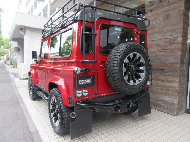ディフェンダー 　９０ＳＷ　２．２Ｔｄｃｉ　ＸＳ　半革　新品Ｓａｗｔｏｏｔｈ１８ホイール　新品タイヤ　４人乗り　ＡＴ換装済　Ｎｏｘ／Ｐｍ適合　３ナンバー　ＥＸＰＥＤＩＴＩＯＮルーフラック＆リアラダー　ＬＥＤ　記録簿（9枚目）