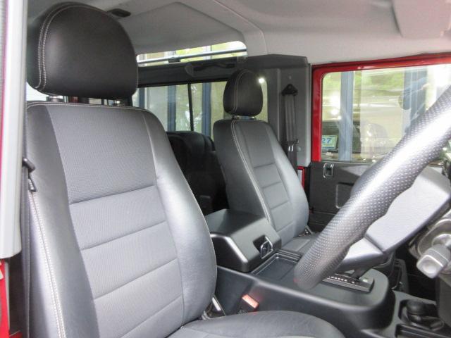 ディフェンダー 　９０ＳＷ　２．２Ｔｄｃｉ　ＸＳ　半革　新品Ｓａｗｔｏｏｔｈ１８ホイール　新品タイヤ　４人乗り　ＡＴ換装済　Ｎｏｘ／Ｐｍ適合　３ナンバー　ＥＸＰＥＤＩＴＩＯＮルーフラック＆リアラダー　ＬＥＤ　記録簿（13枚目）
