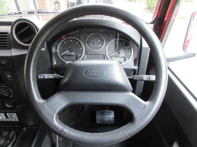 ディフェンダー 　９０ＳＷ　２．２Ｔｄｃｉ　ＸＳ　半革　新品Ｓａｗｔｏｏｔｈ１８ホイール　新品タイヤ　４人乗り　ＡＴ換装済　Ｎｏｘ／Ｐｍ適合　３ナンバー　ＥＸＰＥＤＩＴＩＯＮルーフラック＆リアラダー　ＬＥＤ　記録簿（16枚目）