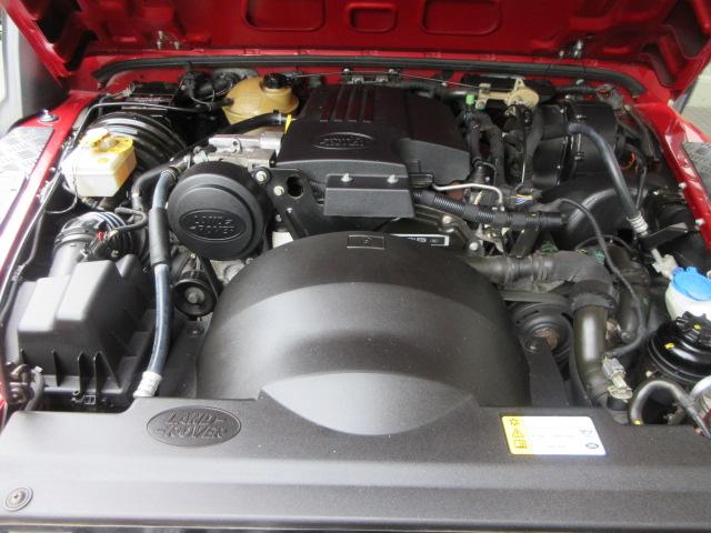 ディフェンダー 　９０ＳＷ　２．２Ｔｄｃｉ　ＸＳ　半革　新品Ｓａｗｔｏｏｔｈ１８ホイール　新品タイヤ　４人乗り　ＡＴ換装済　Ｎｏｘ／Ｐｍ適合　３ナンバー　ＥＸＰＥＤＩＴＩＯＮルーフラック＆リアラダー　ＬＥＤ　記録簿（17枚目）