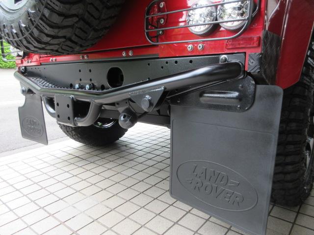ディフェンダー 　９０ＳＷ　２．２Ｔｄｃｉ　ＸＳ　半革　新品Ｓａｗｔｏｏｔｈ１８ホイール　新品タイヤ　４人乗り　ＡＴ換装済　Ｎｏｘ／Ｐｍ適合　３ナンバー　ＥＸＰＥＤＩＴＩＯＮルーフラック＆リアラダー　ＬＥＤ　記録簿（19枚目）