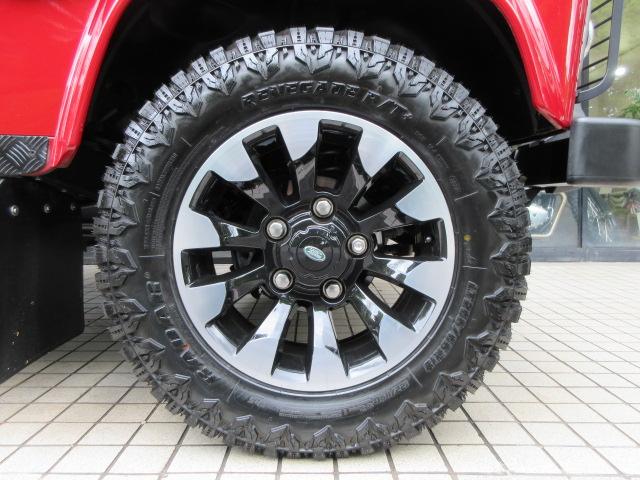 ディフェンダー 　９０ＳＷ　２．２Ｔｄｃｉ　ＸＳ　半革　新品Ｓａｗｔｏｏｔｈ１８ホイール　新品タイヤ　４人乗り　ＡＴ換装済　Ｎｏｘ／Ｐｍ適合　３ナンバー　ＥＸＰＥＤＩＴＩＯＮルーフラック＆リアラダー　ＬＥＤ　記録簿（20枚目）