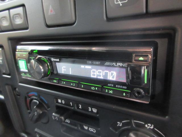 ディフェンダー 　９０ＳＷ　２．２Ｔｄｃｉ　ＸＳ　半革　純正ＡＷ　４人乗り　ＡＴ換装済　Ｎｏｘ／Ｐｍ適合　３ナンバー　後期最終　クリアレンズ　前後Ｍフラップ　ＸＳサイドランナー　背面タイヤ　並行輸入　右Ｈ　記録簿（10枚目）