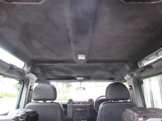 ディフェンダー 　９０ＳＷ　２．２Ｔｄｃｉ　ＸＳ　半革　純正ＡＷ　４人乗り　ＡＴ換装済　Ｎｏｘ／Ｐｍ適合　３ナンバー　後期最終　クリアレンズ　前後Ｍフラップ　ＸＳサイドランナー　背面タイヤ　並行輸入　右Ｈ　記録簿（12枚目）