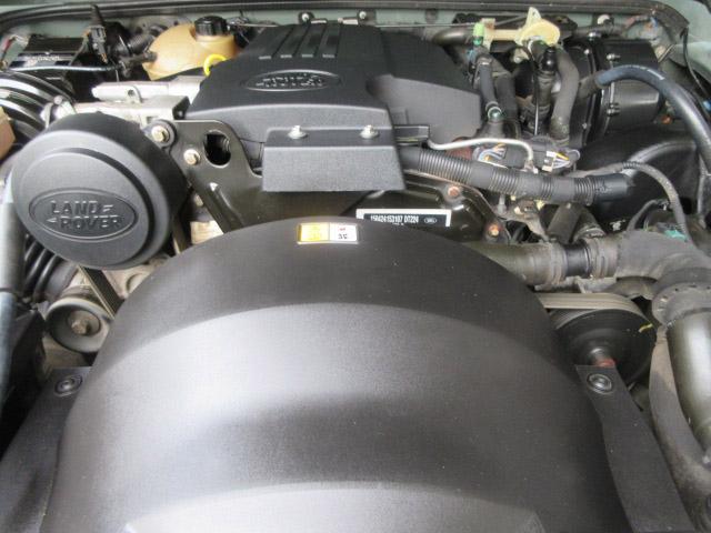 ディフェンダー 　９０ＳＷ　２．２Ｔｄｃｉ　ＸＳ　半革　純正ＡＷ　４人乗り　ＡＴ換装済　Ｎｏｘ／Ｐｍ適合　３ナンバー　後期最終　クリアレンズ　前後Ｍフラップ　ＸＳサイドランナー　背面タイヤ　並行輸入　右Ｈ　記録簿（17枚目）