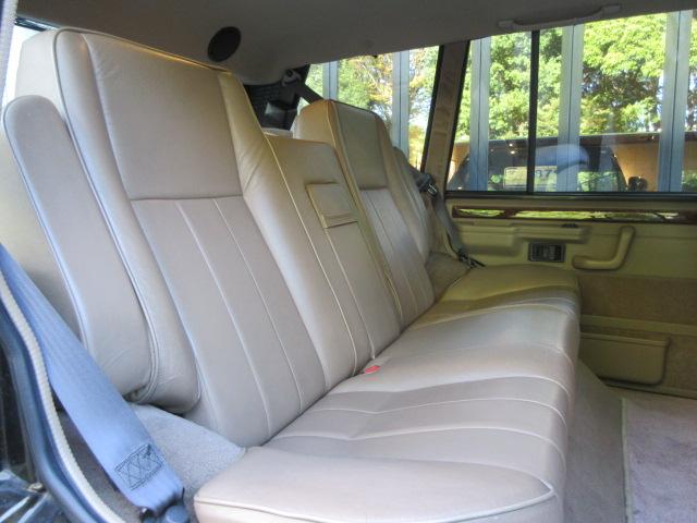 レンジローバー バンデンプラ　本革　ＳＲ　純正同色ＡＷ　ＬＷＢ　コイルサス換装済　後期インテリア　アイアンバンパー　サブタンク新品交換　天張新品生地張替済　Ｒクォーターガラスシール左右交換済　正規ディーラー車　右ハンドル　記録簿付（14枚目）