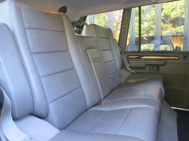 レンジローバー ベースグレード　本革　ＳＲ　ＳＷＢ　クラシックインテリア　コイルサス　ボディＮｅｗペイント　バーチカルグリル　ウッドパネルリペア施工　ウッドステアリング　天張張替済　ＬＥＤヘッドライト　バックカメラ　前後ドラレコ付（14枚目）