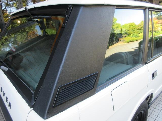 レンジローバー ベースグレード　本革　ＳＲ　ＳＷＢ　クラシックインテリア　コイルサス　ボディＮｅｗペイント　バーチカルグリル　ウッドパネルリペア施工　ウッドステアリング　天張張替済　ＬＥＤヘッドライト　バックカメラ　前後ドラレコ付（19枚目）