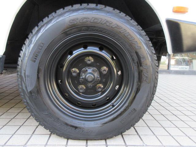 レンジローバー ベースグレード　本革　ＳＲ　ＳＷＢ　クラシックインテリア　コイルサス　ボディＮｅｗペイント　バーチカルグリル　ウッドパネルリペア施工　ウッドステアリング　天張張替済　ＬＥＤヘッドライト　バックカメラ　前後ドラレコ付（20枚目）