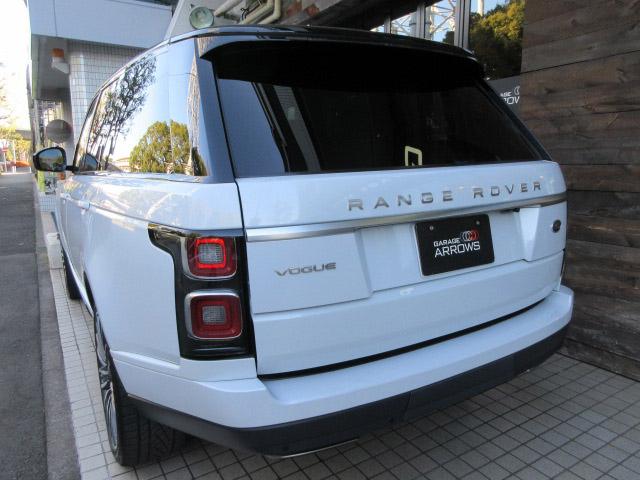 レンジローバー ヴォーグ 本革 パノラマSR ナビTV OP22AW 後期モデル ディーゼル 電動デプロイアブルサイドステップ ブラックコントラストルーフ ドライブパック MERIDIAN ピクセルLED 全正規ディーラー記付(9枚目)