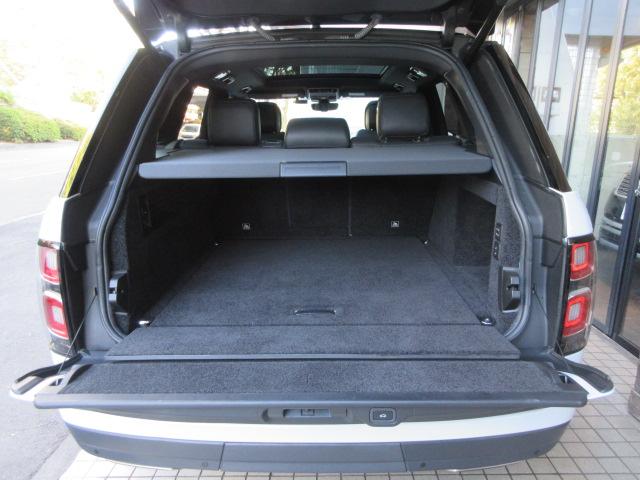 レンジローバー ヴォーグ 本革 パノラマSR ナビTV OP22AW 後期モデル ディーゼル 電動デプロイアブルサイドステップ ブラックコントラストルーフ ドライブパック MERIDIAN ピクセルLED 全正規ディーラー記付(18枚目)