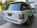 レンジローバーヴォーグ ４．４　Ｖ８　本革　ＳＲ　純正ナビ　純正１９ＡＷ　ＡＪ４．４Ｖ８　ＺＦ６速ＡＴ　後期インテリア　エアサス　テレインレスポンス　ＬＯＧＩＣ７　バックカメラ　前後ＰＤＣセンサー　正規ディーラー車　右ハンドル　記録簿付（8枚目）