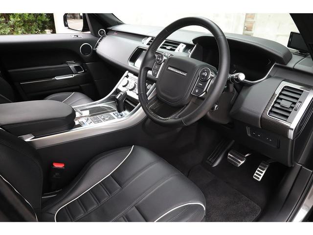 レンジローバースポーツ ＳＶＲ　インコントロールタッチプロ　コントラストブラックルーフ　ＯＰ２２インチＡＷ　カーボンファイバーエンジンカバー　ワンオーナー（10枚目）