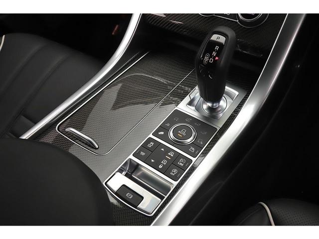 レンジローバースポーツ ＳＶＲ　インコントロールタッチプロ　コントラストブラックルーフ　ＯＰ２２インチＡＷ　カーボンファイバーエンジンカバー　ワンオーナー（13枚目）
