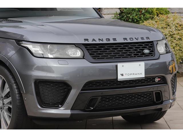 レンジローバースポーツ ＳＶＲ　インコントロールタッチプロ　コントラストブラックルーフ　ＯＰ２２インチＡＷ　カーボンファイバーエンジンカバー　ワンオーナー（28枚目）