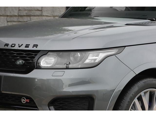レンジローバースポーツ ＳＶＲ　インコントロールタッチプロ　コントラストブラックルーフ　ＯＰ２２インチＡＷ　カーボンファイバーエンジンカバー　ワンオーナー（30枚目）