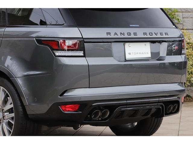 レンジローバースポーツ ＳＶＲ　インコントロールタッチプロ　コントラストブラックルーフ　ＯＰ２２インチＡＷ　カーボンファイバーエンジンカバー　ワンオーナー（32枚目）