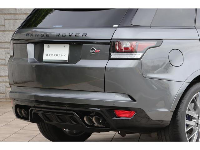 レンジローバースポーツ ＳＶＲ　インコントロールタッチプロ　コントラストブラックルーフ　ＯＰ２２インチＡＷ　カーボンファイバーエンジンカバー　ワンオーナー（33枚目）