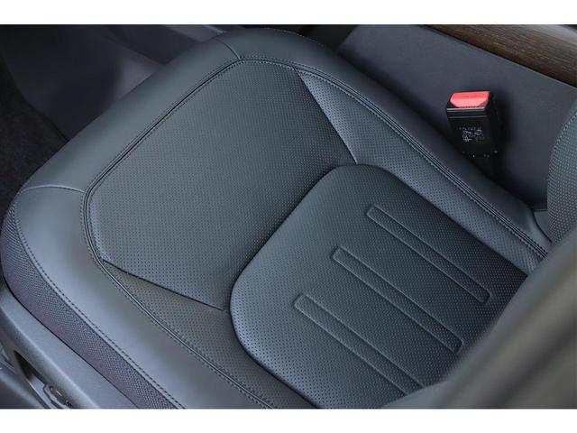 ディフェンダー １１０Ｘ　Ｄ３００　ブラックエクステリアパック　コールドクライメートパック　ファミリーパック　ブリティッシュグリーンラッピング　ワンオーナー　新車保証付き（45枚目）