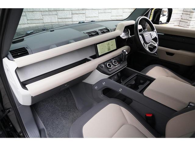 ディフェンダー １１０Ｘ－ダイナミックＳＥ　Ｄ３００　７人乗り　ファミリーパック　エアサス　ベージュ＆グレー内装　サイドステップ　ＭＥＲＩＤＩＡＮサウンド　ワンオーナー　新車保証付き（10枚目）
